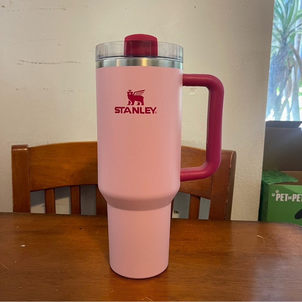 THE QUENCHER H2.0 FLOWSTATE™ TUMBLER | 40 OZ